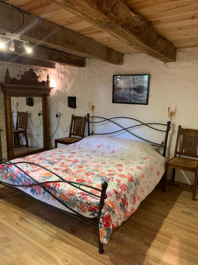 Petite Maison Conjat Saint-Julien-le-Petit Luaran gambar
